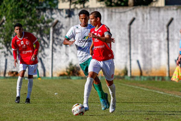 Hercílio Luz vence fora e assume vice liderança do Catarinense Sub 20