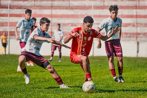 Inter De Santa Maria E Caxias Empatam Em Estreia No Ga Cho Sub