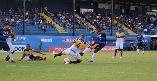 Tubarão e Criciúma empatam em jogo de ida da final do Catarinense Sub-17