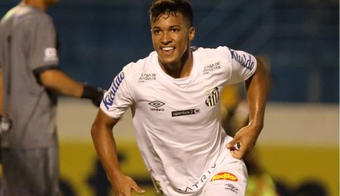 Técnico do sub-17 do Santos confirma que Marcos Leonardo é jogador do sub-20