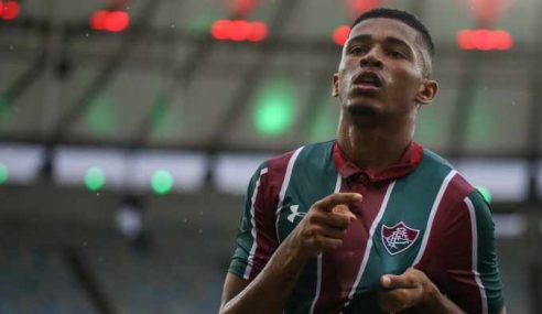 Presidente do Fluminense admite vender promessa ainda este ano