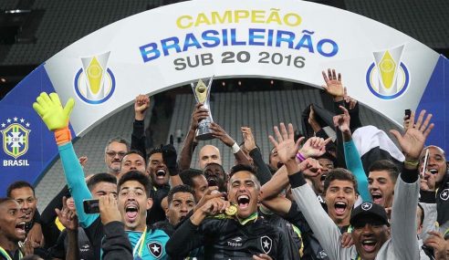 #TBT: Meia fala de título do Botafogo no Brasileirão sub-20 de 2016