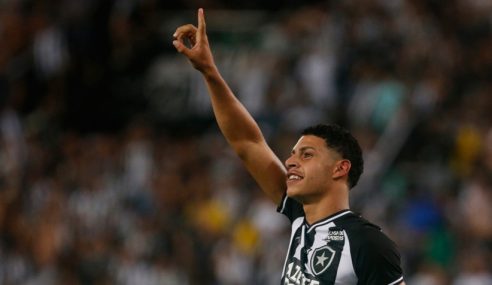 Portal inglês coloca jogador do Botafogo como um dos três grandes talentos de 2020