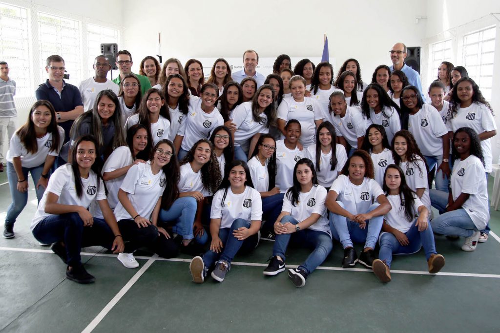 Meninas da base do Santos têm atividades extracampo e acompanhamento durante a pandemia