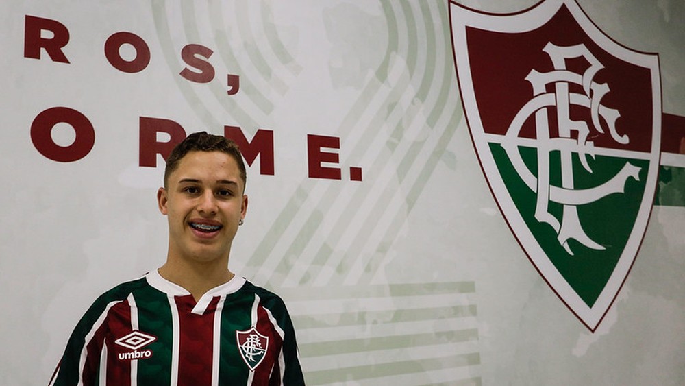 Camisa 10 da seleção brasileira sub-15 assina pré-contrato com o Fluminense