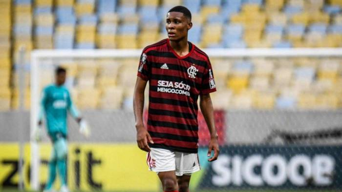 Flamengo encaminha venda de promessa da base