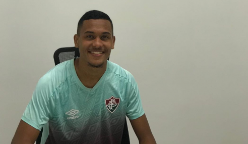Fluminense renova com lateral-direito Daniel Lima