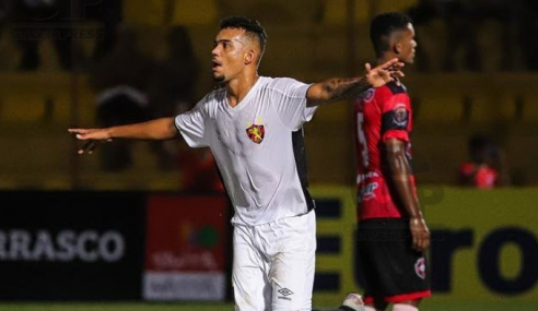 Atlético-MG fecha com três jovens da base do Sport Recife