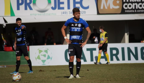 Corinthians contrata lateral do Tubarão para o sub-20