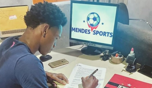 Atlético-GO renova contrato com volante de 17 anos