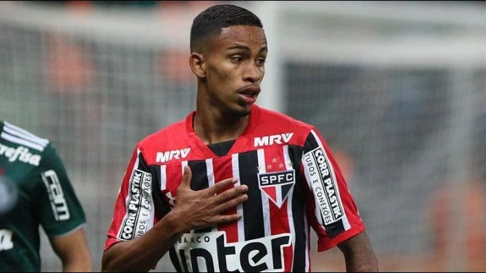 São Paulo renova contrato com Paulinho Boia