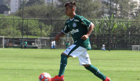 Palmeiras assina primeiro contrato profissional com meia boliviano