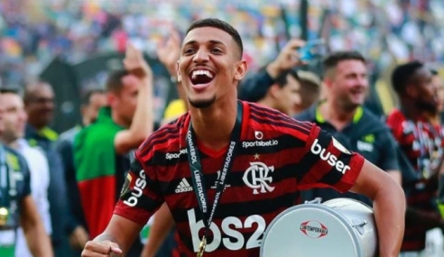 Flamengo tem negociações avançadas para vender volante ao City Football Group