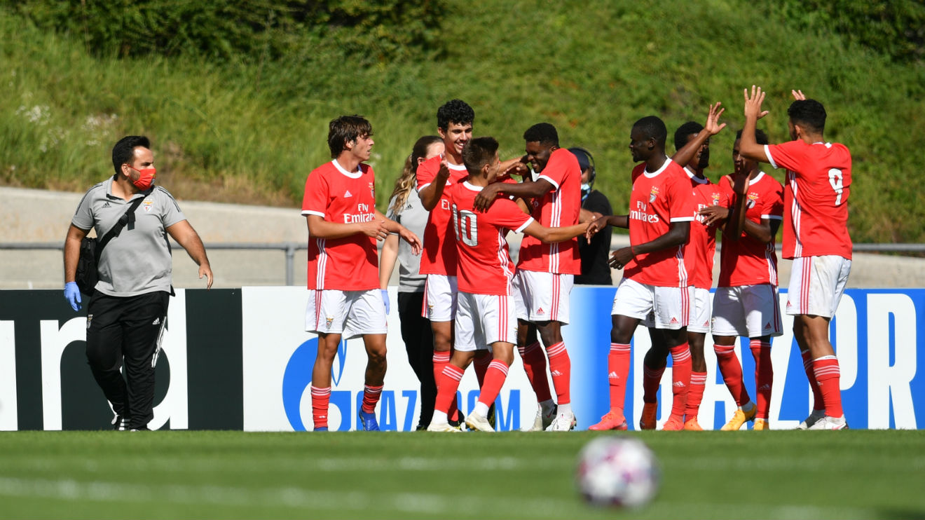 Benfica-POR goleia Ajax-HOL e é finalista da Uefa Youth League