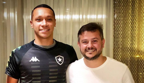 Botafogo contrata zagueiro que se destacou na Copinha para o sub-20