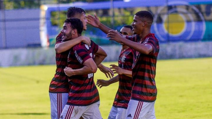 Flamengo retoma treinos das categorias sub-16 e sub-17