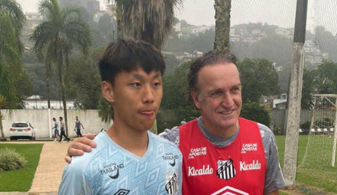 Santos contrata atacante chinês e renova com capitão do time na Copinha