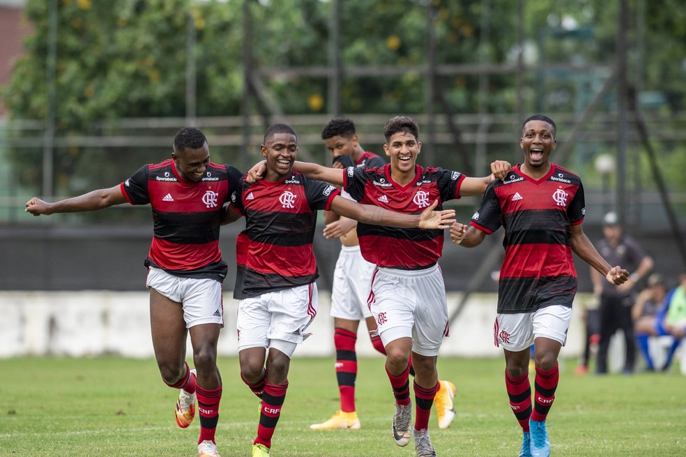 Flamengo goleia Volta Redonda por 6 a 0 no Carioca sub-20