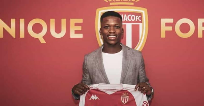 Monaco-FRA apresenta volante de 21 anos emprestado pelo Benfica-POR