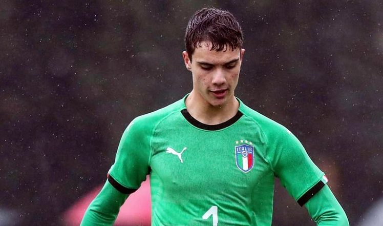 Napoli-ITA acerta com goleiro de apenas 15 anos de idade que estava no Bari-ITA