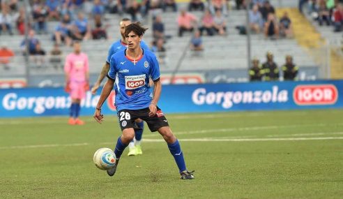 Juventus-ITA contrata lateral-direito de 18 anos de idade