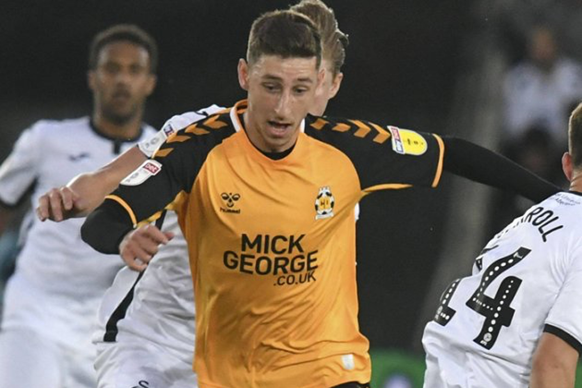 Tottenham-ING empresta jovem meia cipriota ao Burton Albion-ING
