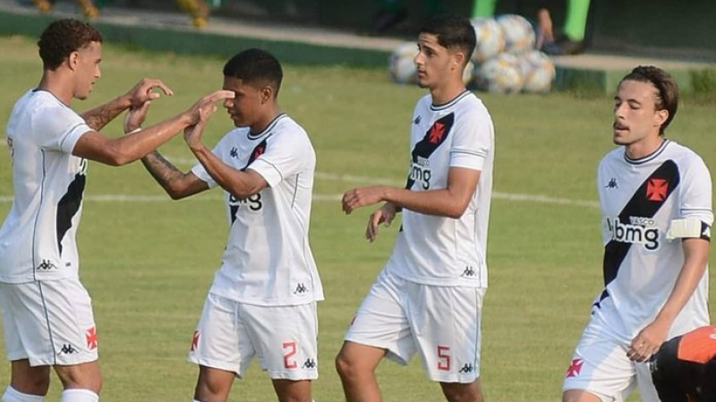 Com gol nos acréscimos, Vasco arranca empate diante do Botafogo