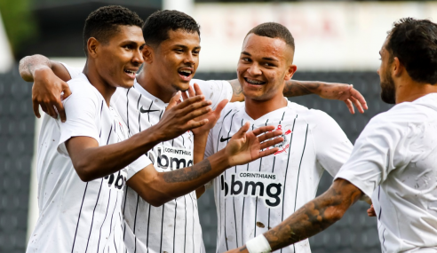 Com um a mais, Corinthians vence Santos de virada pelo Brasileirão de Aspirantes