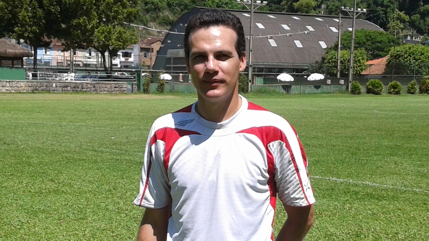 Volante do clube nos anos 90, Elder Campos assume sub-17 do Santos