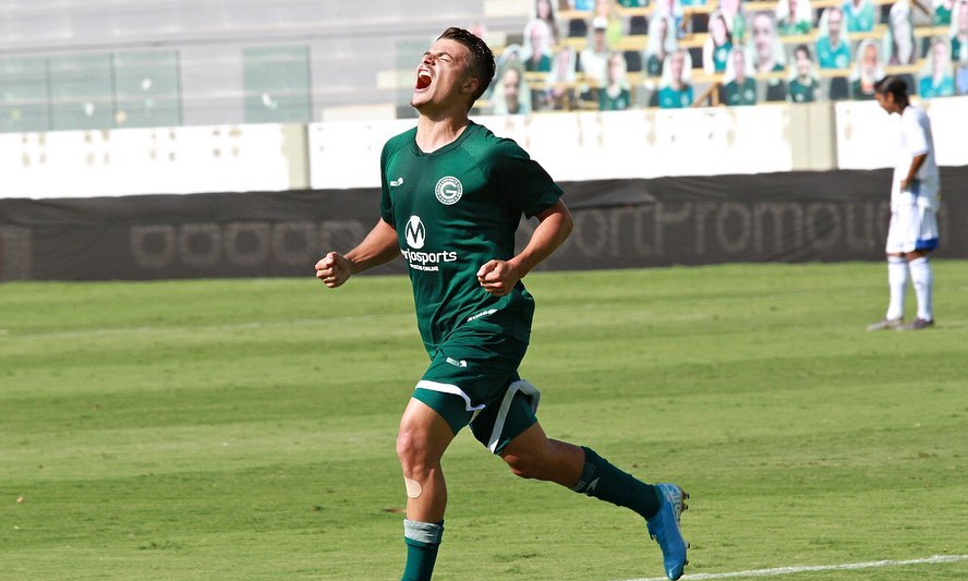 Autor de dois gols no Brasileirão sub-20, meia do Goiás celebra bom início no clube