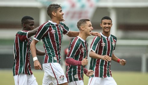 Fluminense faz três no Flamengo e assume liderança do Grupo B do Brasileirão sub-17
