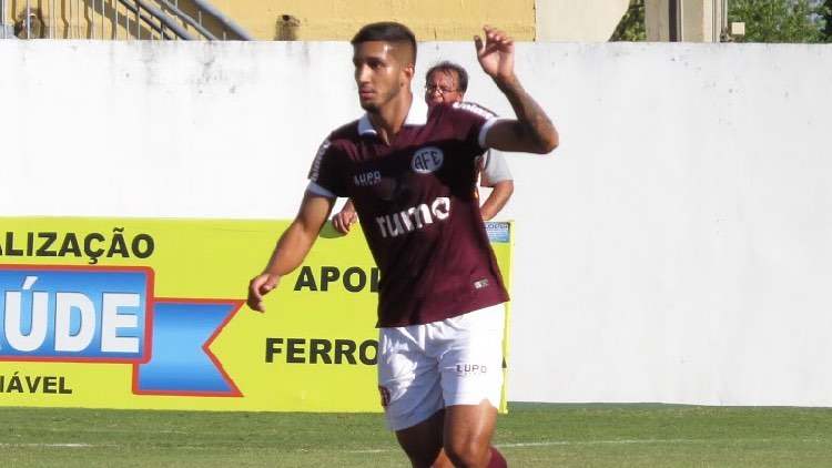 Corinthians contrata zagueiro da Ferroviária para o sub-20
