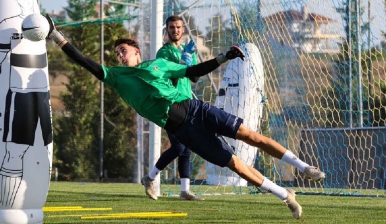 Milan-ITA contrata goleiro de apenas 17 anos