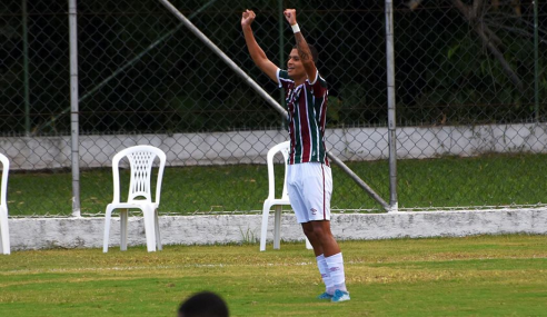 Destaque do Fluminense no Carioca sub-20, meia assina primeiro contrato profissional