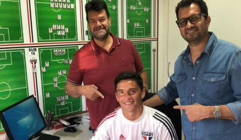 Volante Pablo assina primeiro contrato profissional com o São Paulo