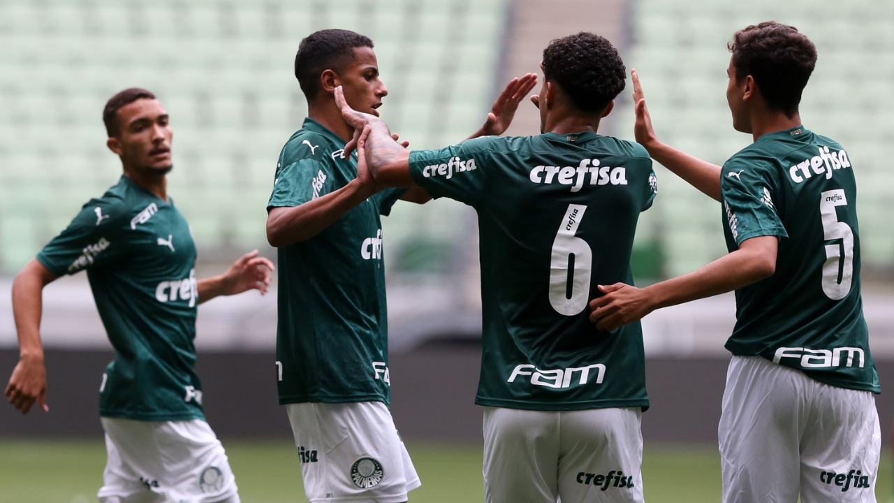 Palmeiras atropela Chapecoense e lidera Grupo A do Brasileirão sub-17