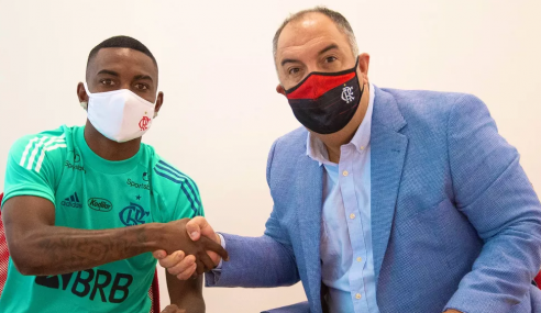 Flamengo renova com Natan e Ramon, promovidos ao time principal
