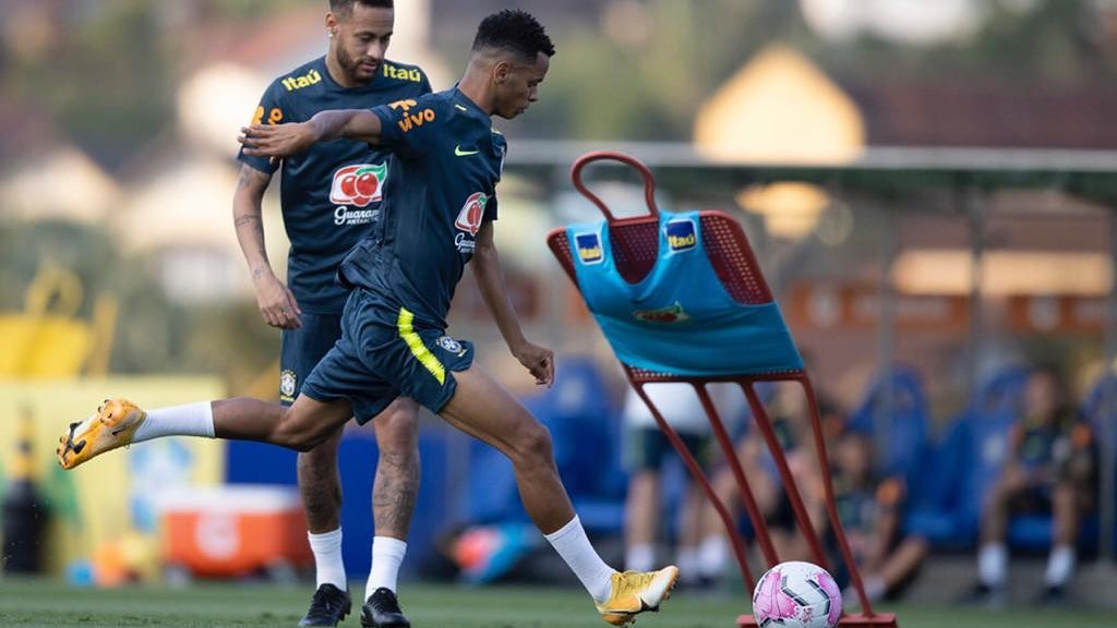 Promessas do Vasco integram treinos da seleção brasileira