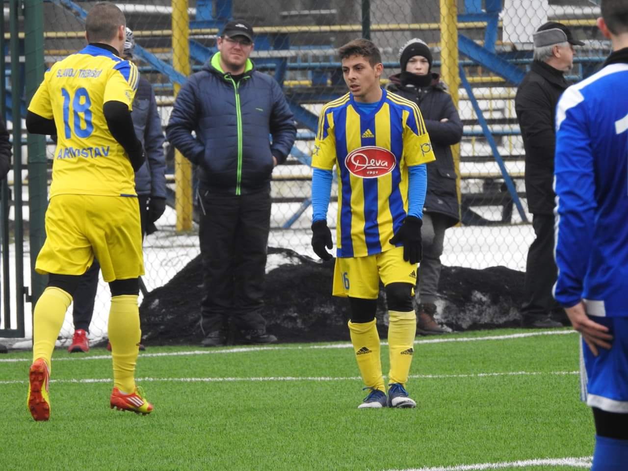 Ajman Club-EAU apresenta jovem meia brasileiro vindo do Slavoj Trebisov-SVK