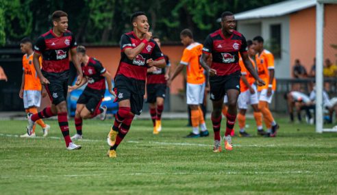 Flamengo vence fora e se garante na semifinal da Taça Rio sub-20