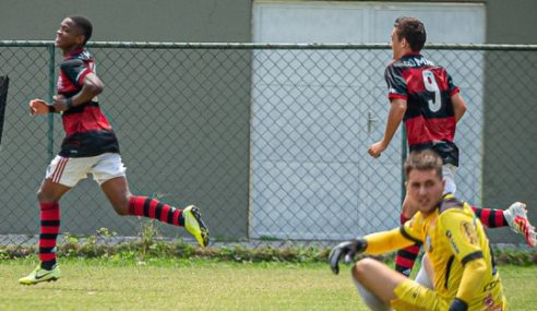 Flamengo vence Macaé e avança em terceiro às quartas da Taça Rio sub-20