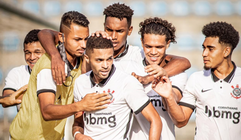 Corinthians vence América-MG e abre vantagem na liderança do Brasileirão sub-20
