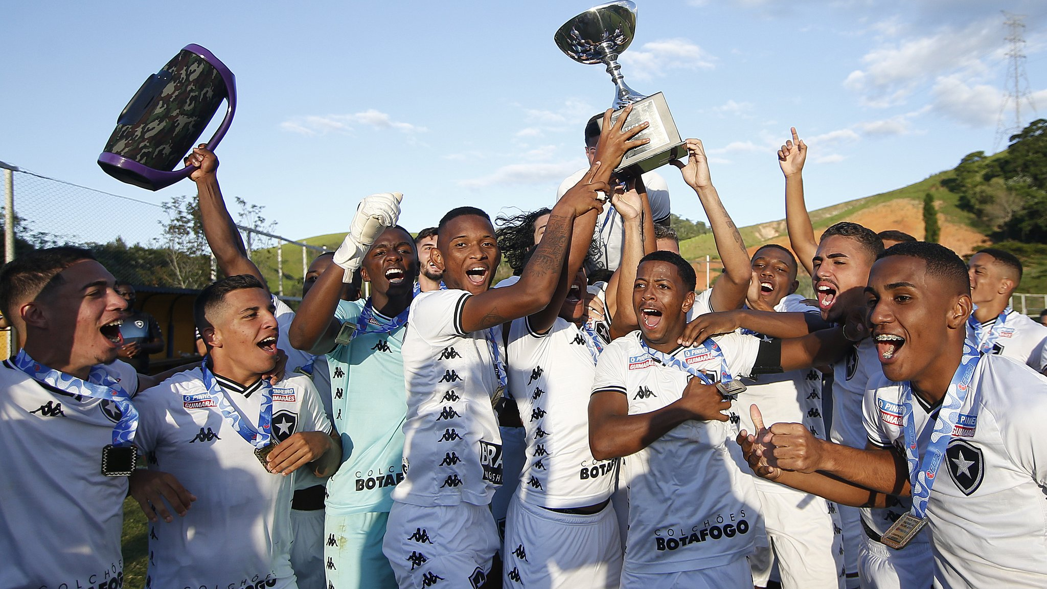 Botafogo conquista Taça Rio e vai à final do Carioca Sub-20