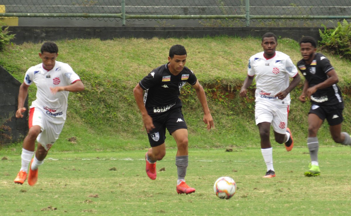 Botafogo fica no 0 a 0 com o Bangu e garante liderança na Taça Rio sub-20