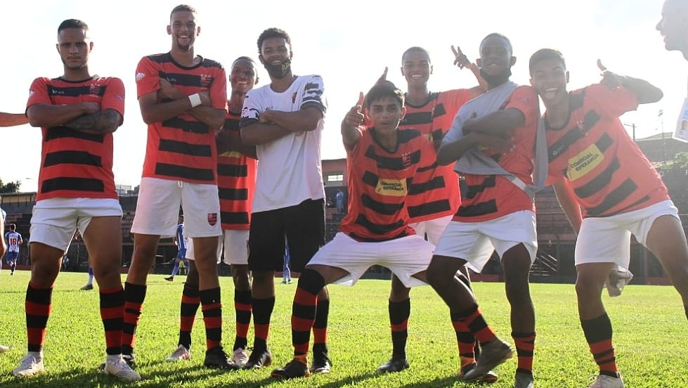 Flamengo vira em três minutos, bate Nacional e fica perto das oitavas do Paulistão sub-20