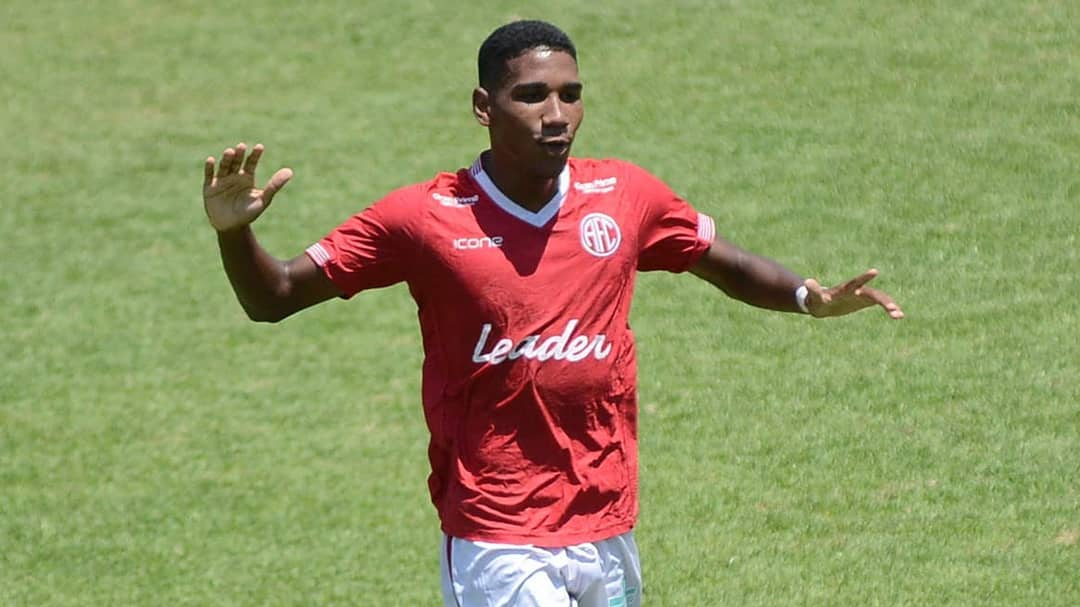Artilheiro do Carioca sub-20 destaca gols contra grandes: “Peso maior”