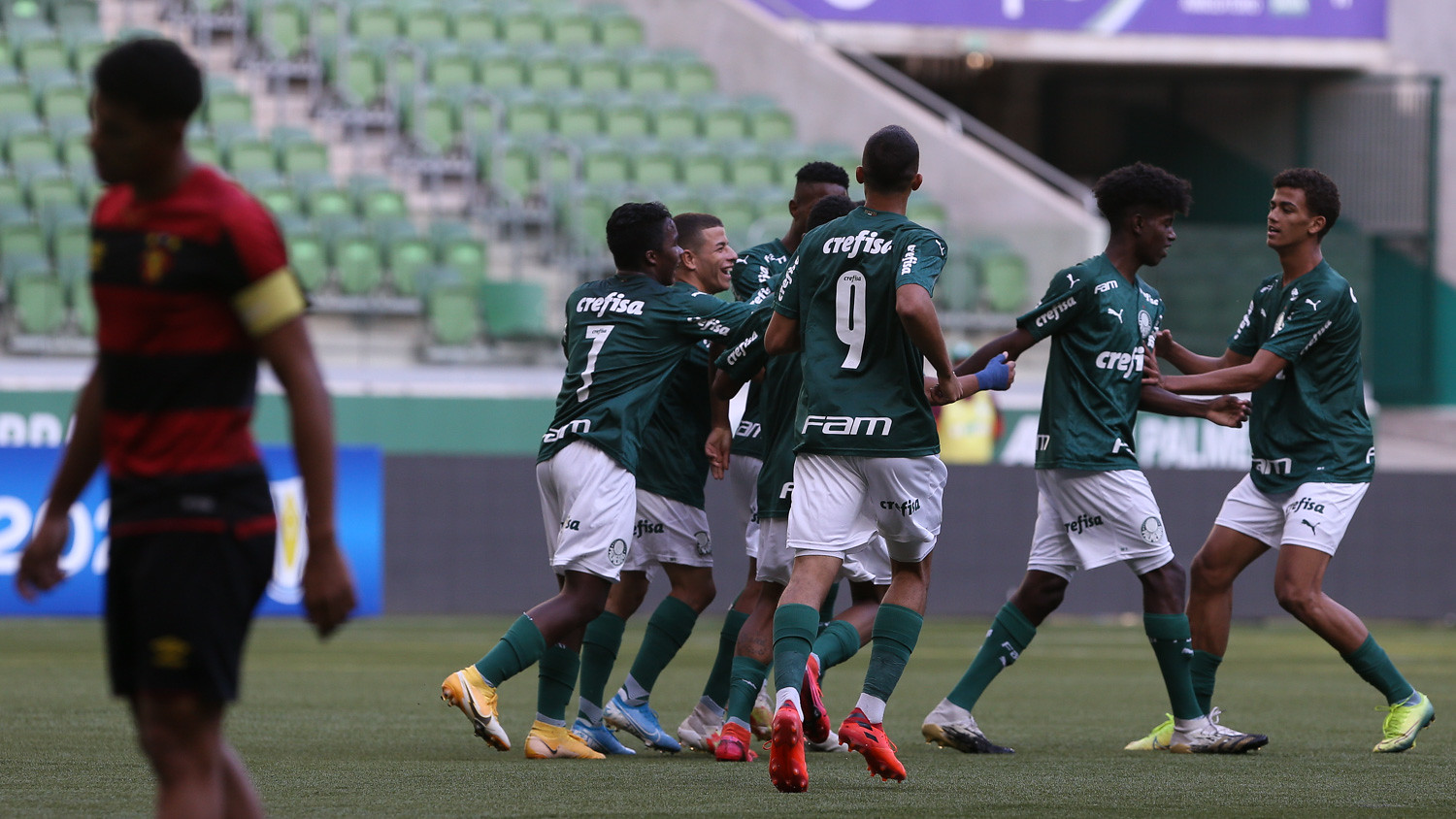 Palmeiras atropela Sport e mantém liderança de seu grupo no Brasileirão sub-17