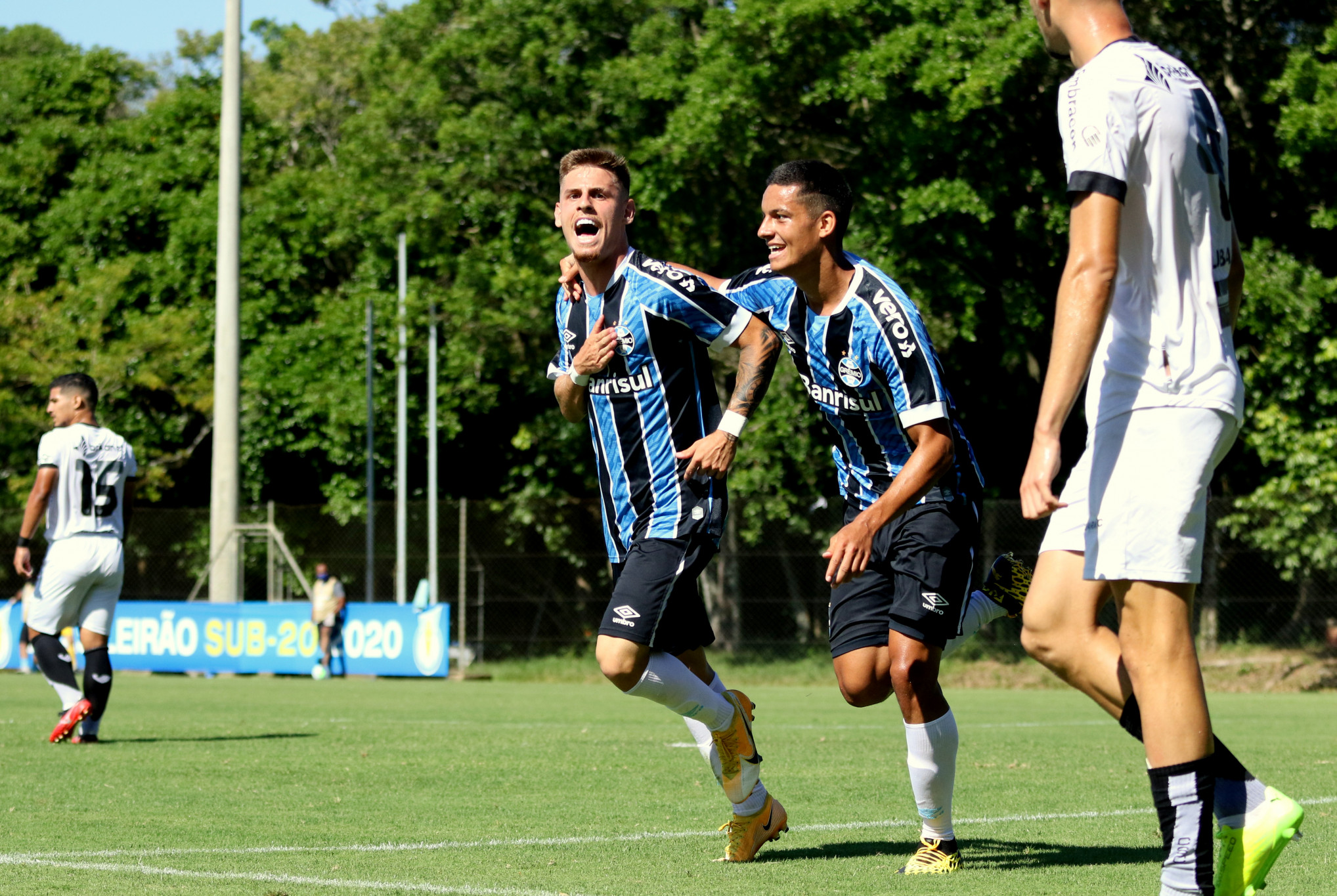 Em jogo de seis gols, Grêmio vence Ceará de virada pelo Brasileirão sub-20