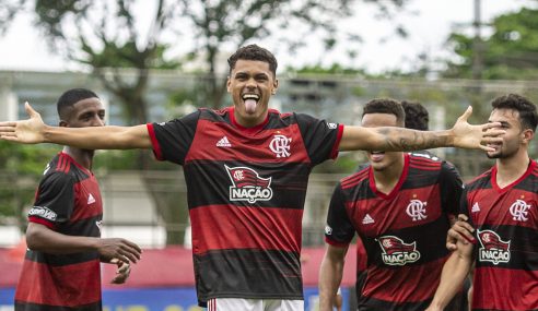 Flamengo desencanta no segundo tempo e derrota a Chapecoense pelo Brasileirão sub-20