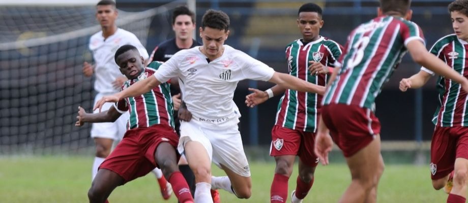 Fluminense vira sobre o Santos e segue líder do seu grupo no Brasileirão sub-17